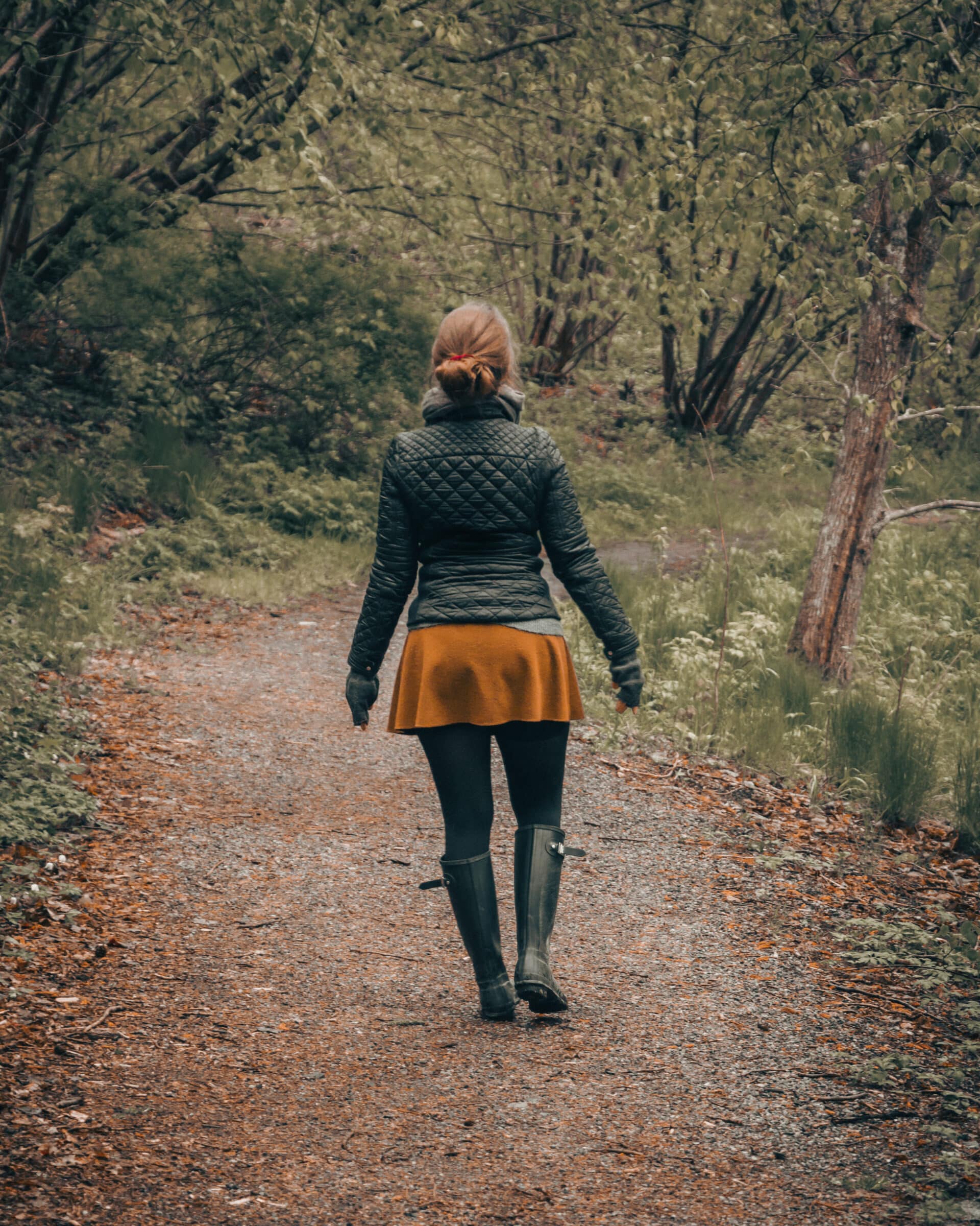 Wifey in Autumn | DSLR Photography | Doctor Spin Brown-Skirt-and-Hunter-Boots-Lisah-Silfwer